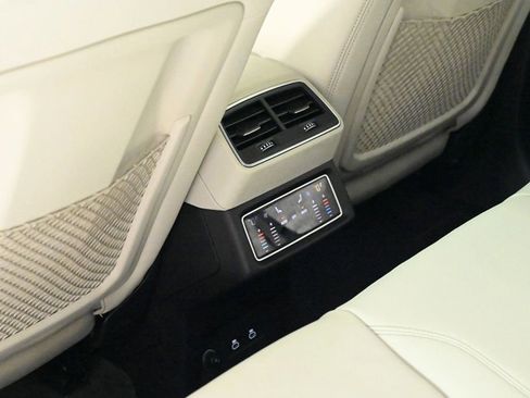 Certified 2024 Audi Q8 e-tron Premium image 18