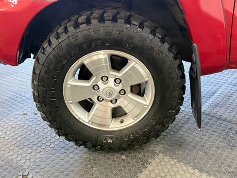 Used 2014 Toyota Tacoma 4x4 Double Cab w/ TRD Sport Package image 13