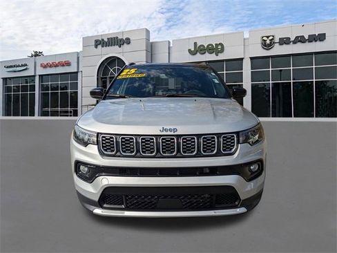 Certified 2025 Jeep Compass Limited image 8