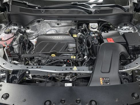 Used 2025 Chevrolet Trax RS FWD image 10