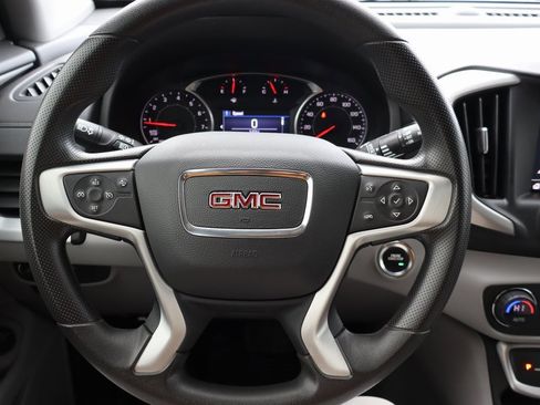 Used 2022 GMC Terrain SLE w/ Driver Convenience Package image 5
