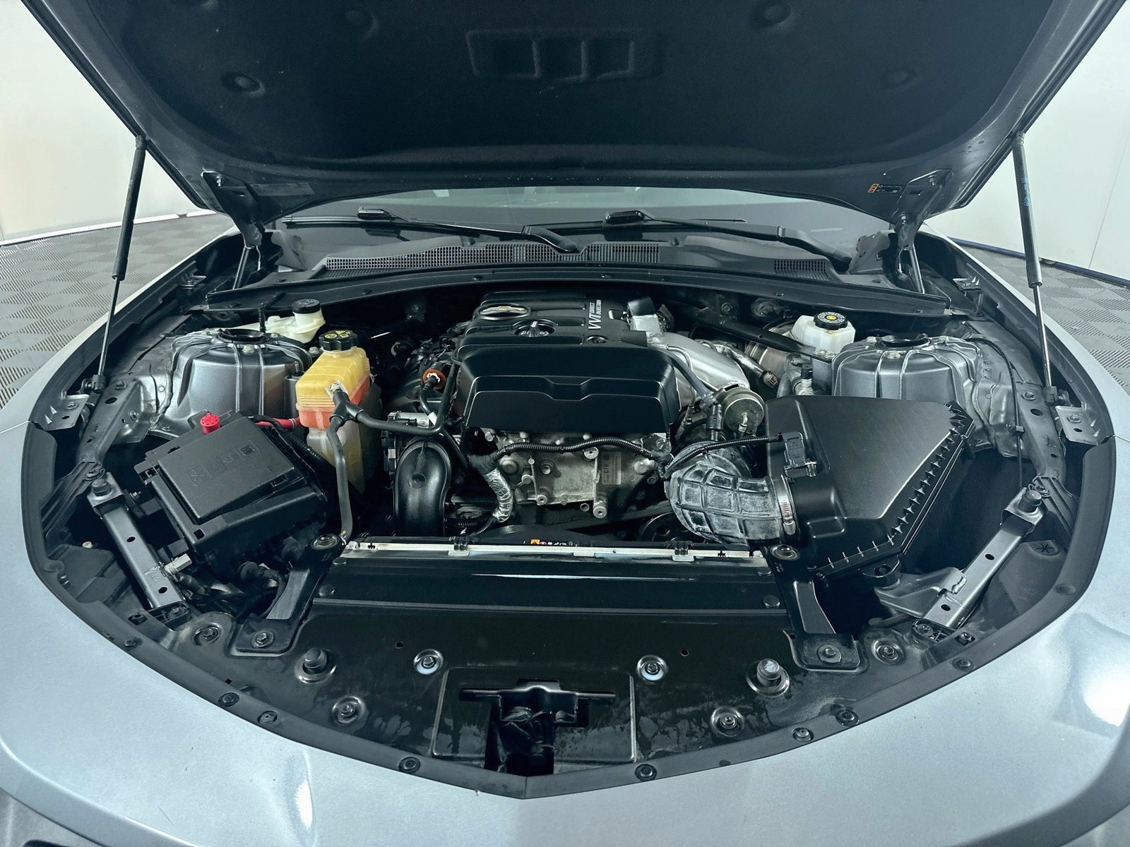 Used 2022 Chevrolet Camaro LT RWD image 27