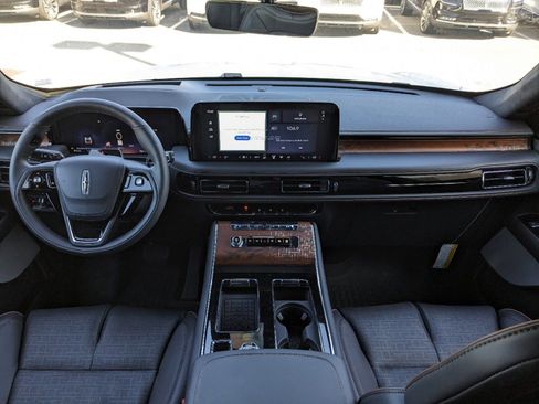 New 2025 Lincoln Aviator Black Label image 16