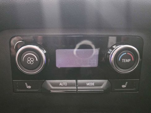 Used 2025 Buick Enclave Avenir w/ Trailering Package, 5000 lbs. AWD/4WD image 29