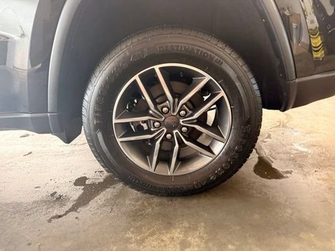 Used 2021 Jeep Grand Cherokee Limited AWD/4WD image 6