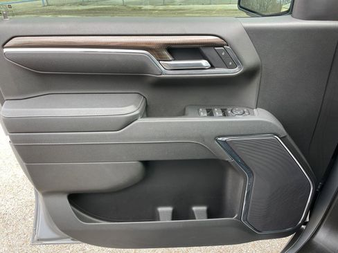 Used 2025 Chevrolet Silverado 1500 LT image 32