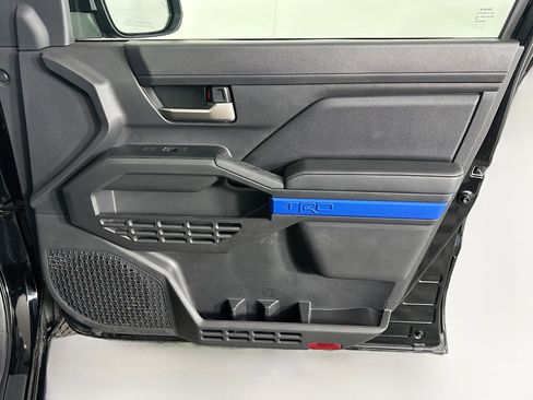 Used 2025 Toyota Tacoma TRD Off-Road image 31