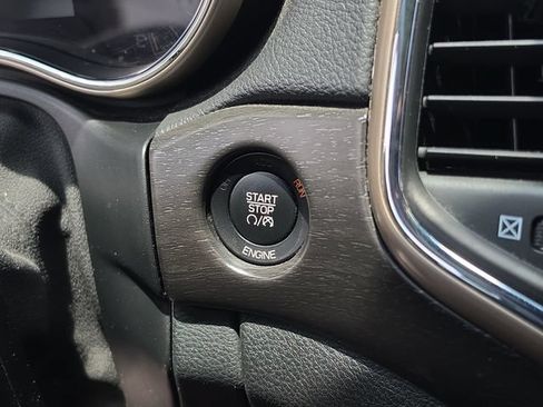Used 2015 Jeep Grand Cherokee Laredo w/ Quick Order Package 23E AWD/4WD image 31