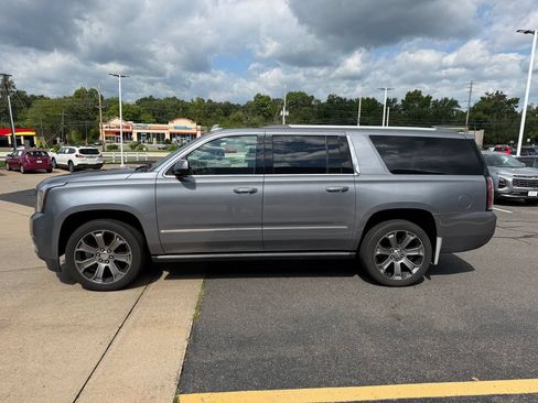 Used 2018 GMC Yukon XL Denali w/ Denali Ultimate Package AWD/4WD image 4