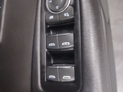 Used 2019 Cadillac XT5 Luxury FWD image 16