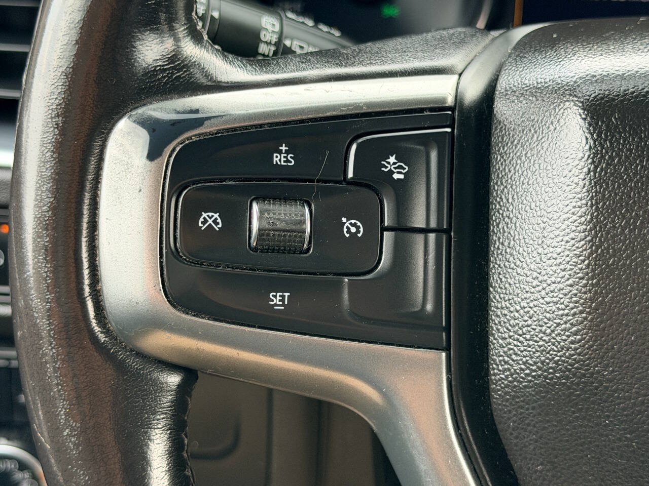 Used 2021 Chevrolet Suburban LT AWD/4WD image 35