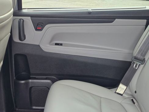 Used 2018 Honda Odyssey Elite image 47