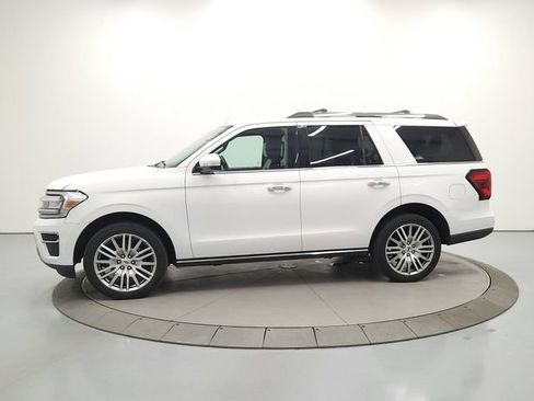 Used 2024 Ford Expedition Limited AWD/4WD image 4