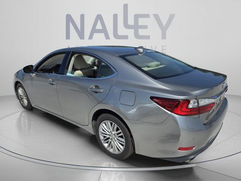 Used 2016 Lexus ES 350 w/ Premium Package w/Wood Trim FWD image 3