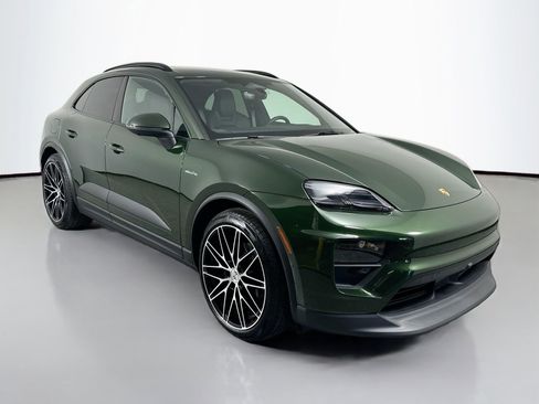Certified 2025 Porsche Macan Electric image 9