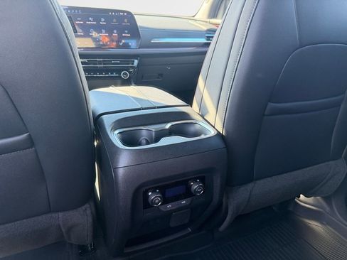 New 2026 Chevrolet Traverse Z71 w/ Enhanced Driving Package AWD/4WD image 22