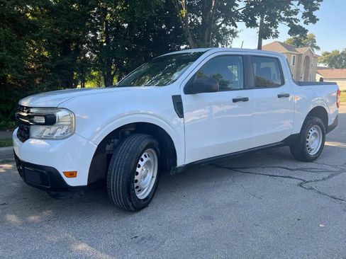 Used 2022 Ford Maverick XL image 3