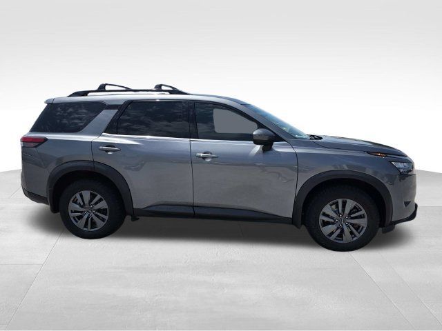 Used 2023 Nissan Pathfinder SV AWD/4WD image 2
