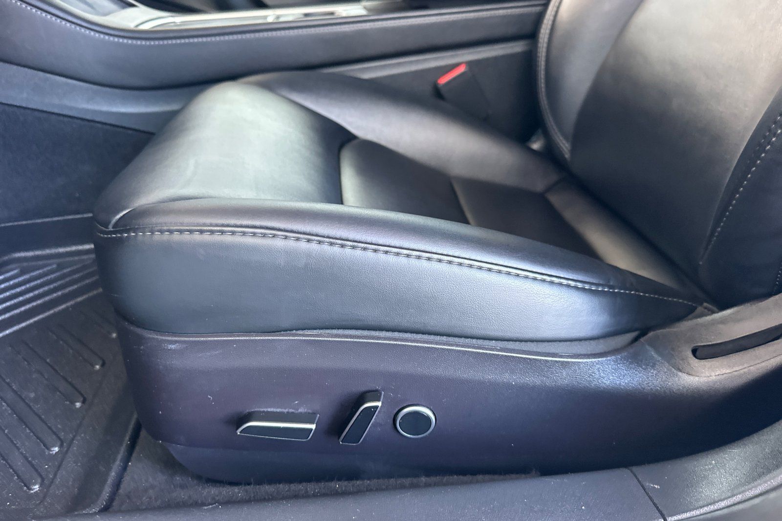 Used 2023 Tesla Model 3 Standard Range RWD image 13