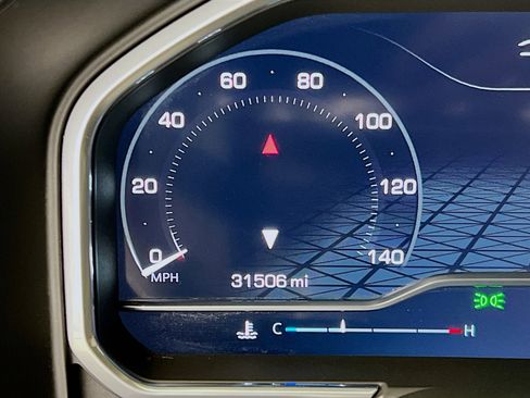 Used 2022 GMC Sierra 1500 Denali w/ Technology Package RWD image 12