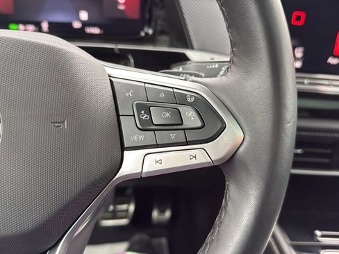 Used 2025 Volkswagen Atlas Cross Sport SEL R-Line image 34