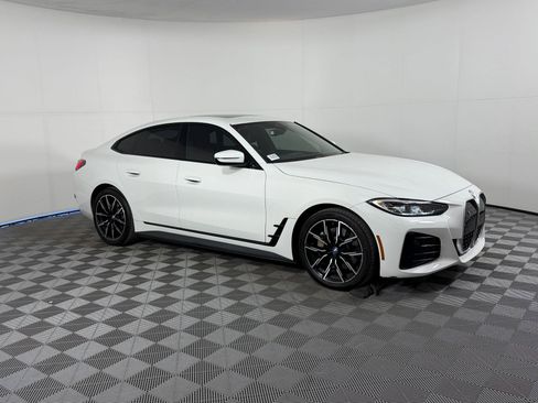 Used 2023 BMW i4 eDrive40 w/ M Sport Package image 7