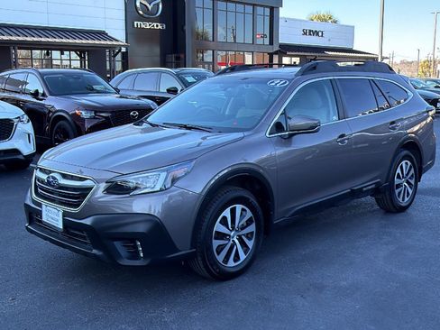 Used 2021 Subaru Outback Premium image 4