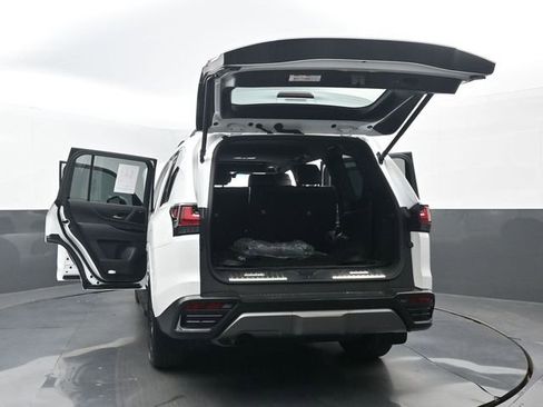 Used 2023 Lexus LX 600 4WD w/ Interior Upgrade Package image 37