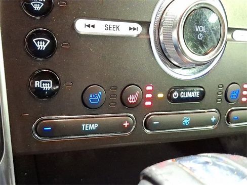 Used 2018 Ford Explorer Limited image 25