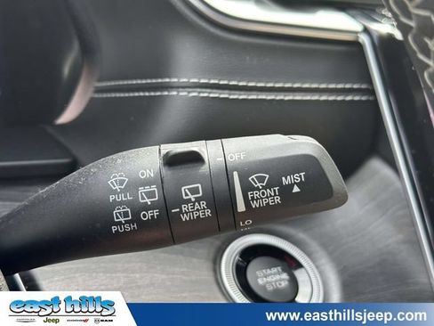 Certified 2023 Jeep Grand Cherokee Limited AWD/4WD image 34