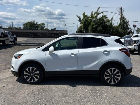 Used 2021 Buick Encore Preferred FWD image 2