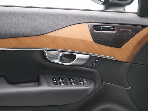 Certified 2024 Volvo XC90 B6 Plus w/ Protection Package Premier AWD/4WD image 13