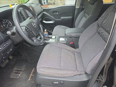 Certified 2022 Nissan Frontier SV w/ Technology Package AWD/4WD image 13