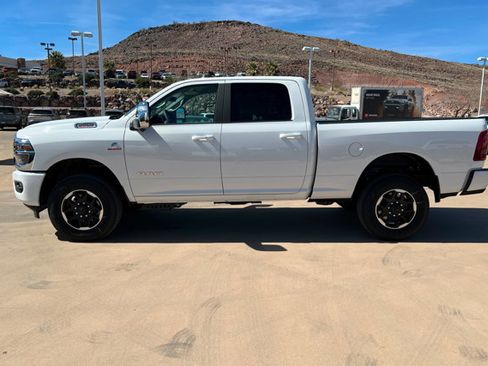 New 2026 RAM 2500 Laramie AWD/4WD image 2