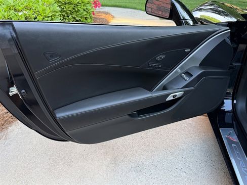 Used 2018 Chevrolet Corvette Stingray Coupe w/ 2LT Preferred Equipment Group image 46