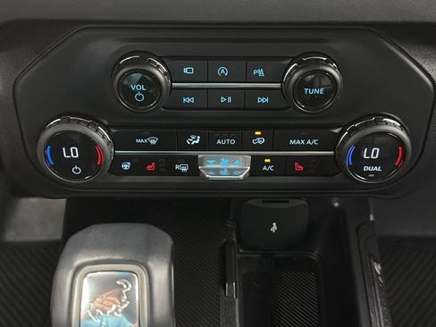 Used 2025 Ford Bronco Outer Banks AWD/4WD image 23