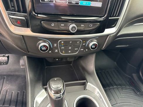 Used 2019 Chevrolet Traverse LT w/ LT Premium Package AWD/4WD image 24