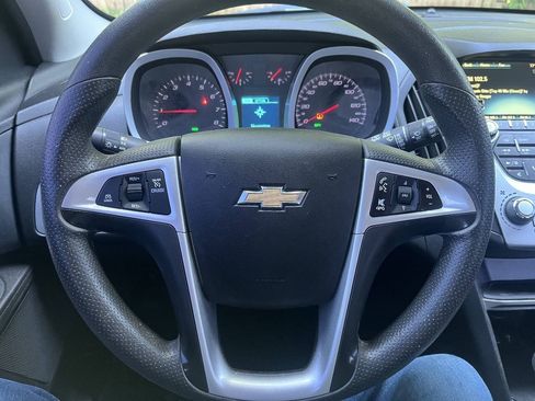 Used 2017 Chevrolet Equinox LT FWD image 18
