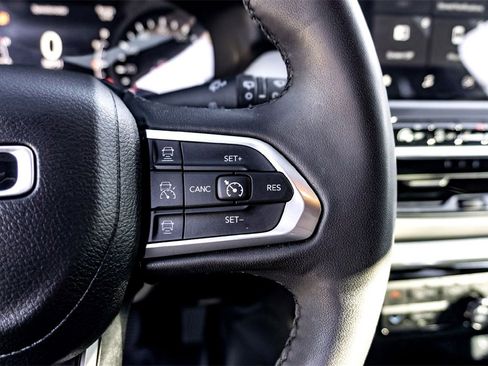 Used 2023 Jeep Compass Limited image 19