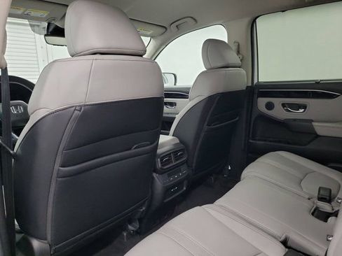Used 2024 Honda Pilot EX-L image 13