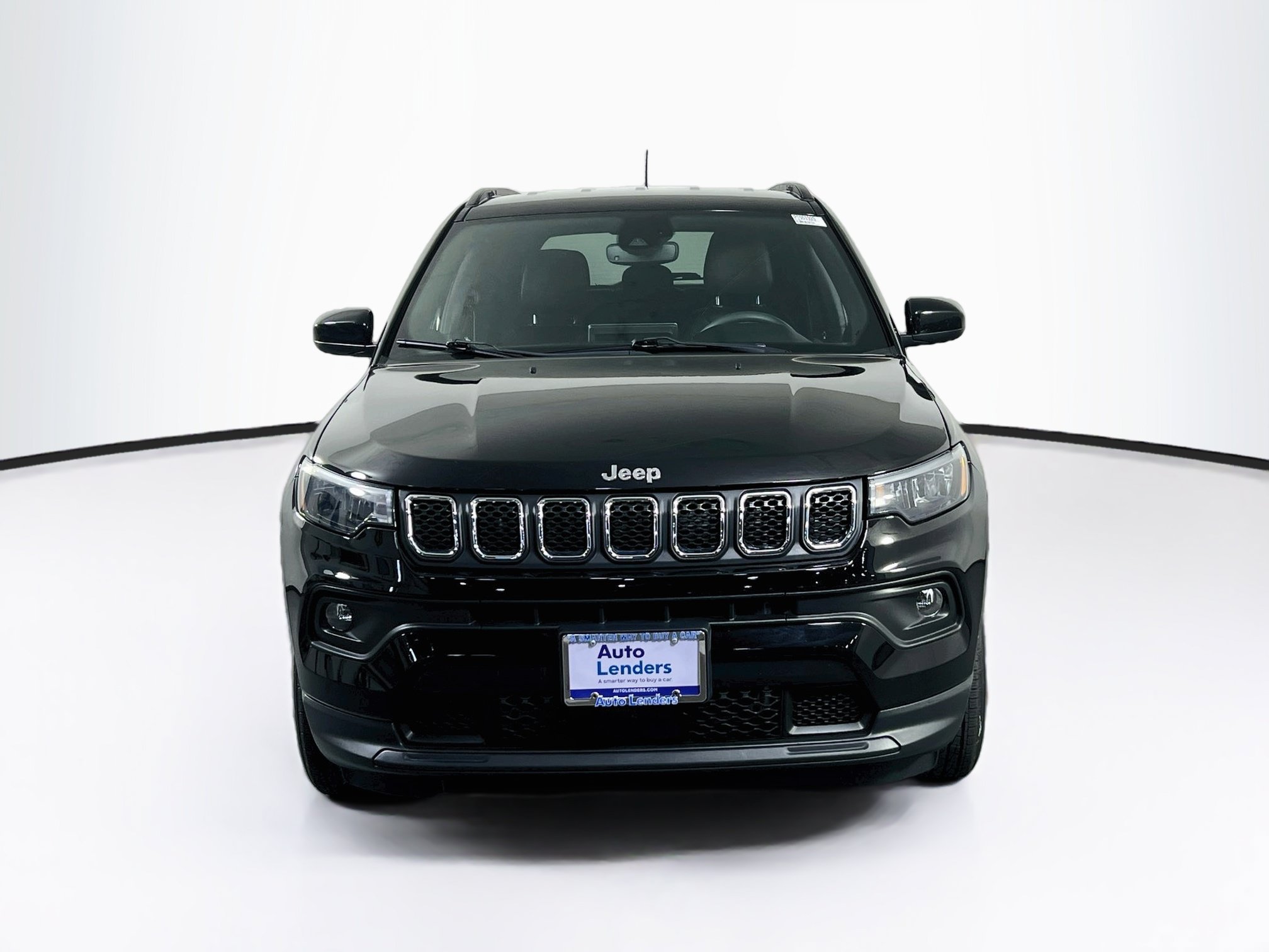 Used 2023 Jeep Compass Latitude w/ Convenience Group AWD/4WD image 2