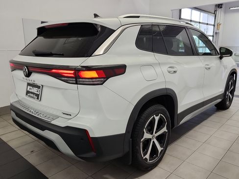 New 2025 Volkswagen Tiguan SE image 4