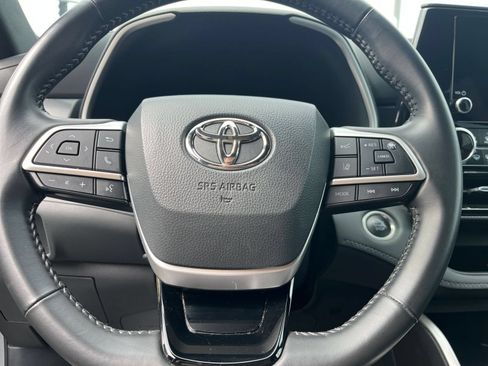 Used 2025 Toyota Highlander XSE AWD/4WD image 24