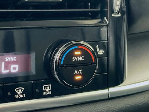 Used 2022 Nissan Rogue SV w/ SV Premium Package AWD/4WD image 22