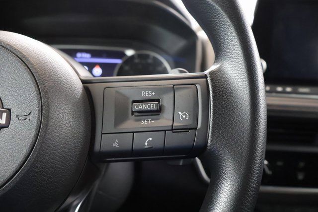 Used 2024 Nissan Rogue S AWD/4WD image 18