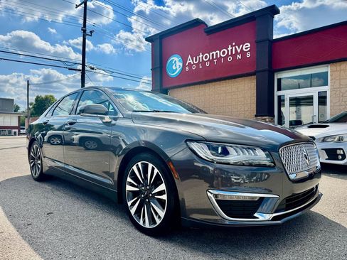 Used 2017 Lincoln MKZ Select w/ Select Plus Package AWD/4WD image 2