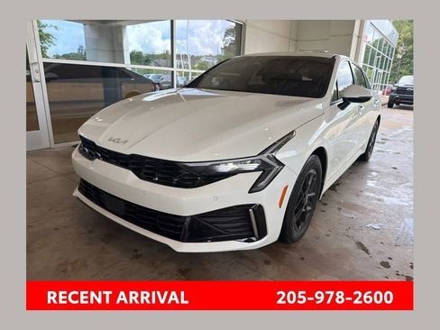 Used 2025 Kia K5 LXS FWD image 1