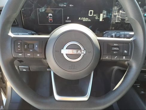 Used 2025 Nissan Kicks SV image 19