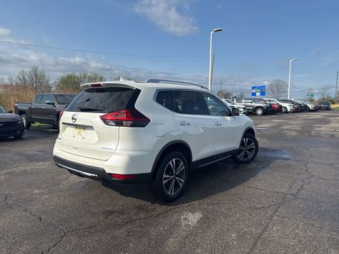 Used 2019 Nissan Rogue SV w/ Premium Package AWD/4WD image 5