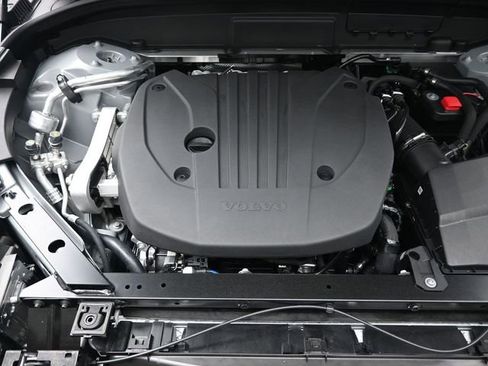 New 2026 Volvo XC60 B5 Core w/ Protection Package Premier image 32